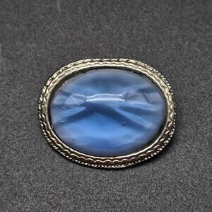 Faux Star Sapphire Brooch Silver Tone Vintage Costume Jewelry Blue Cabochon
